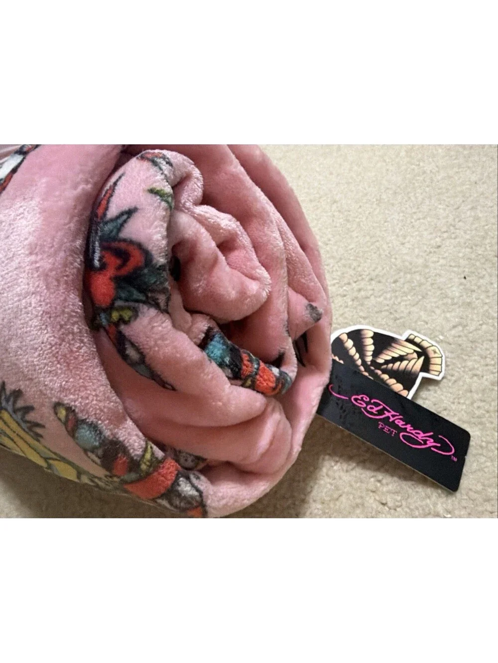 Ed Hardy Pink Dog Blanket Throw Flowers Hearts Brave Hearts Stay True 40x50 NWT